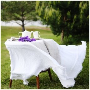 Linen tablecloth with fringes
