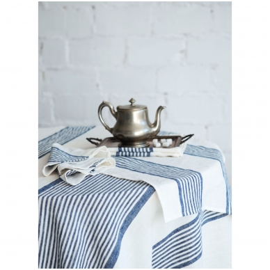 Linen tablecloth 1