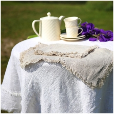 Linen tablecloth with fringes 1