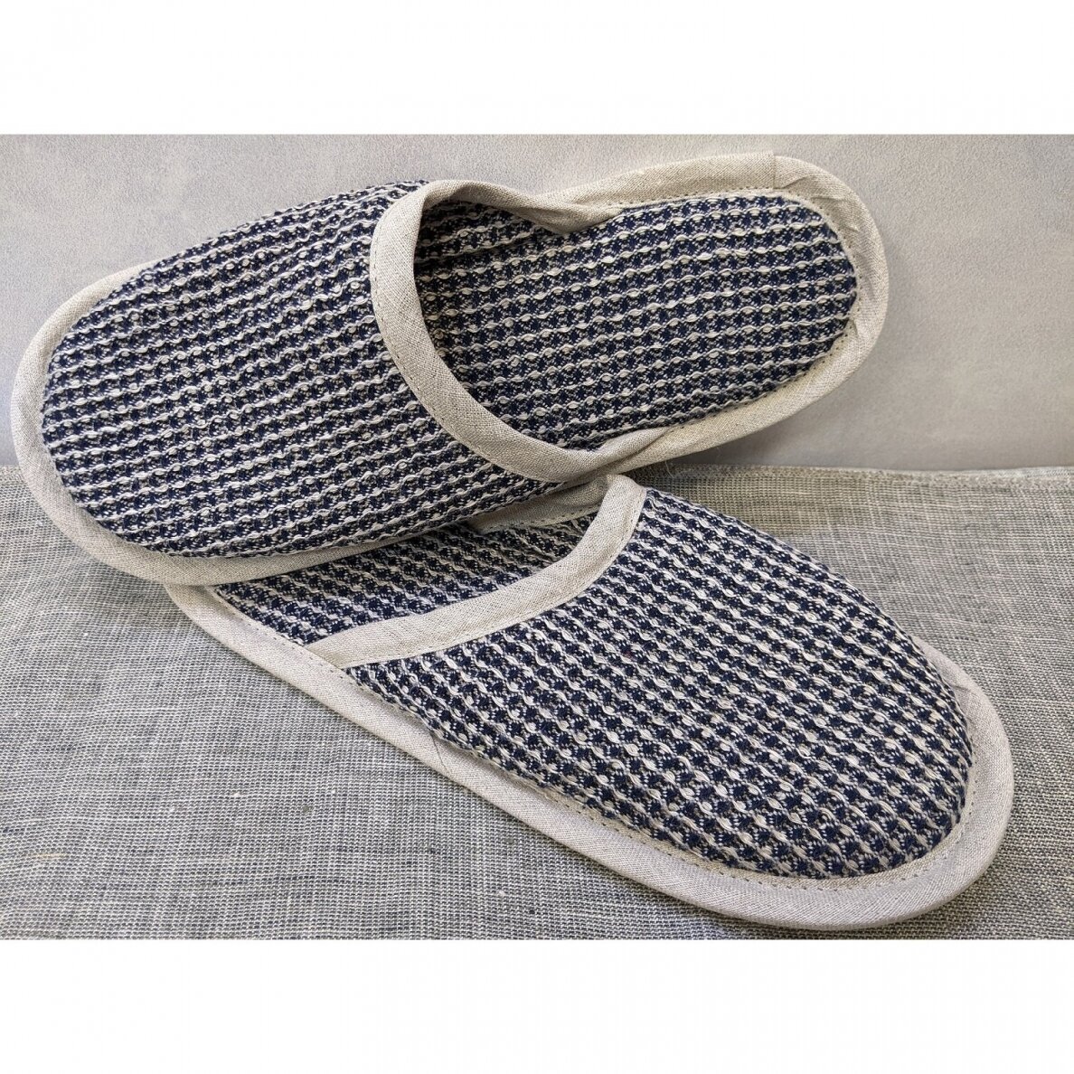 Minkštos vaflinės šlepetės 1 Minkštos vaflinės šlepetės 1