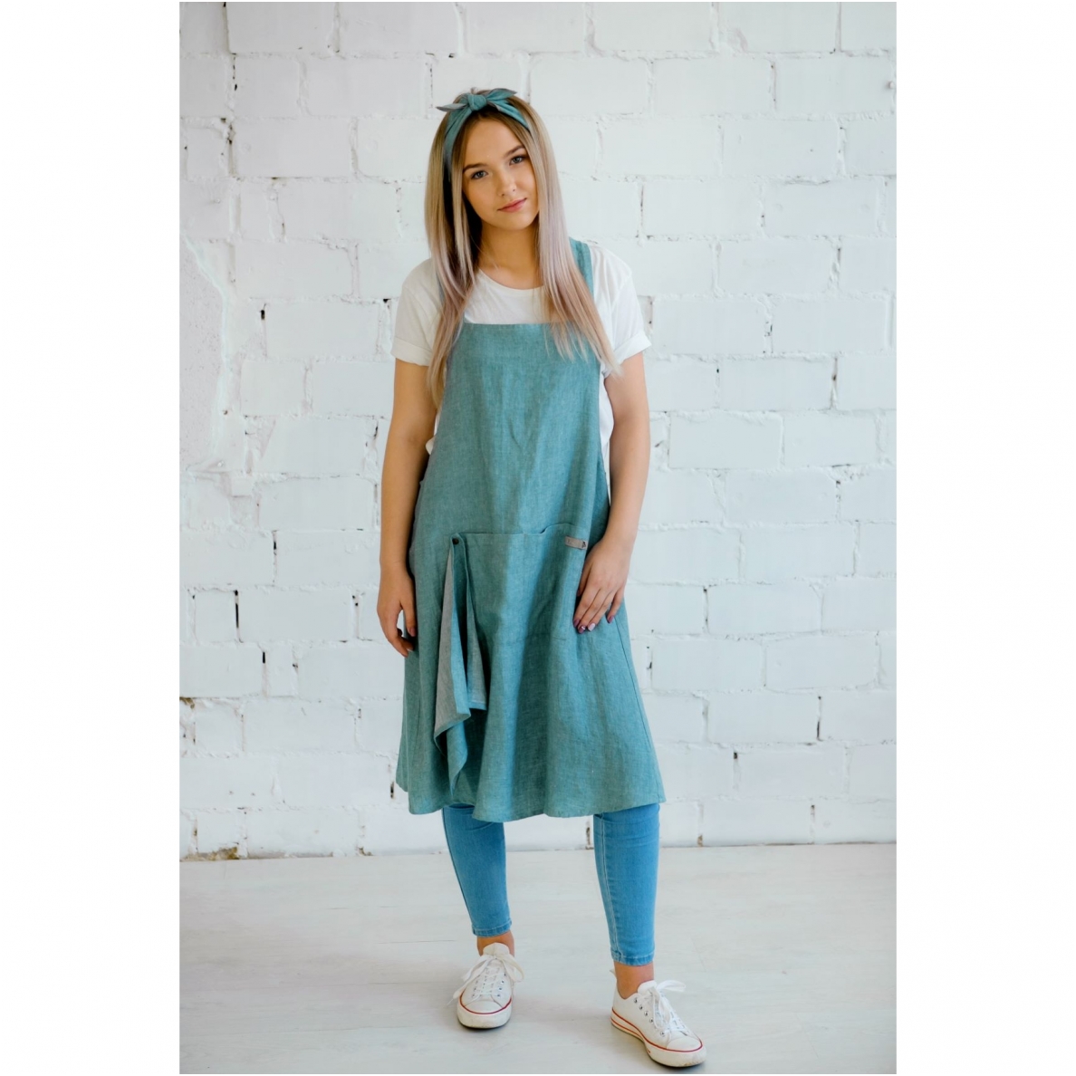 Pinafore kitchen apron with napkin Pinafore kitchen apron with napkin